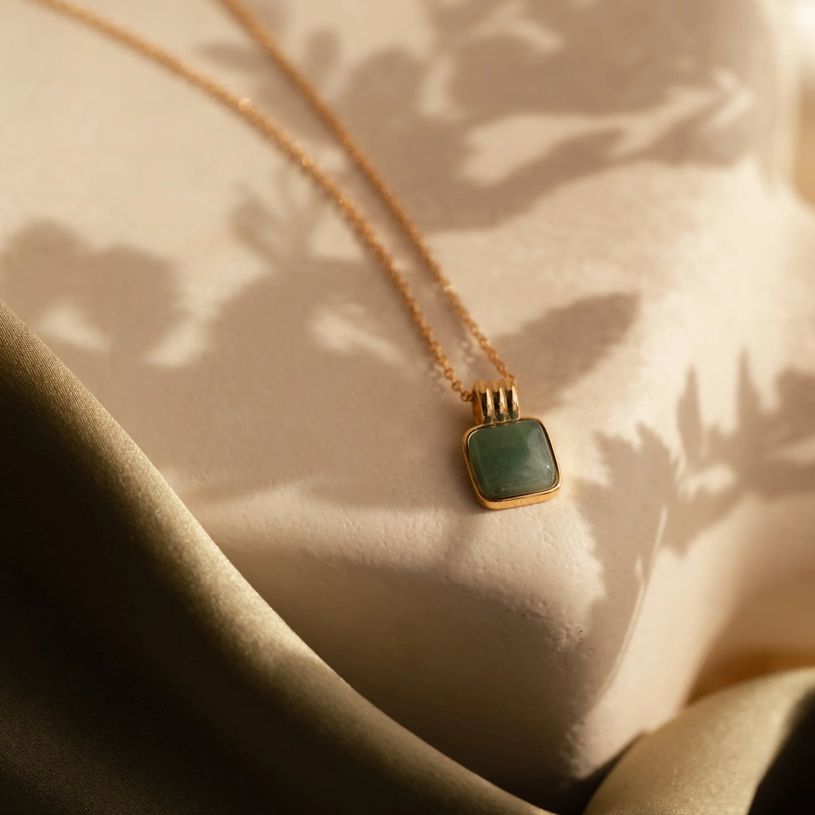 Jade Pendant Necklace 18K Gold